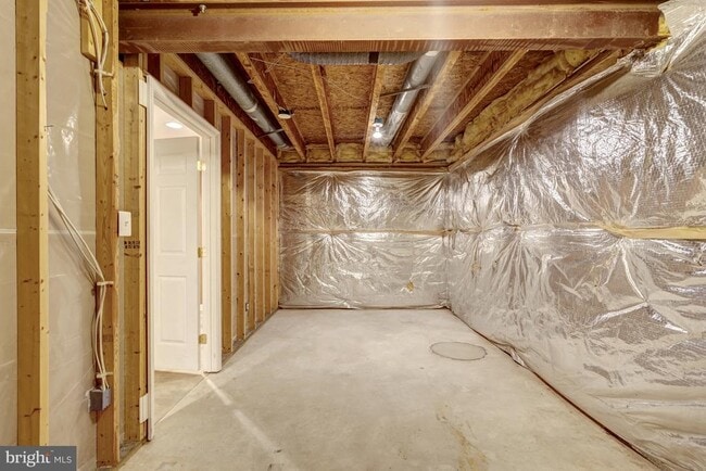 Building Photo - 6001 Alderdale Pl