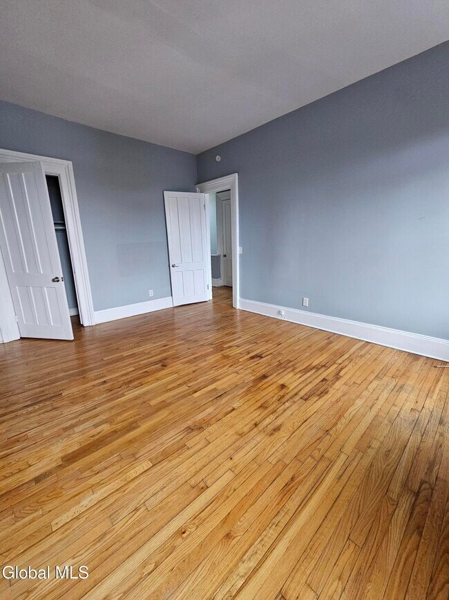 Building Photo - 32 1st St