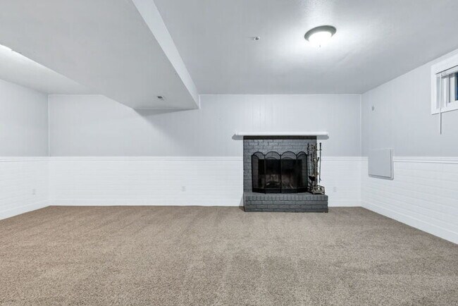 Building Photo - 5851 W 111th Pl