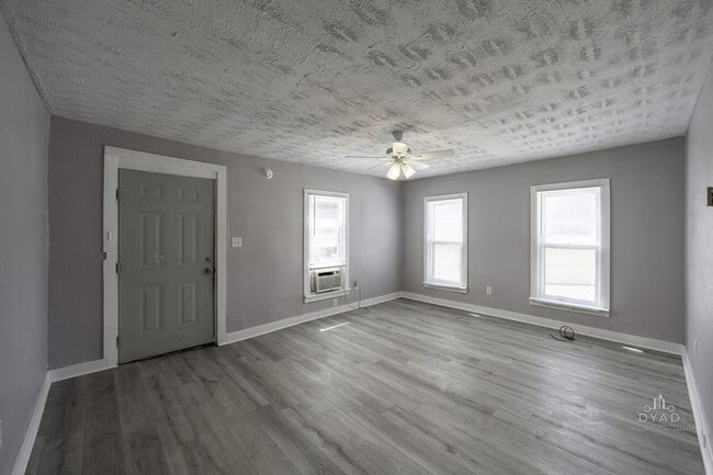 Building Photo - 909 Lane Ave