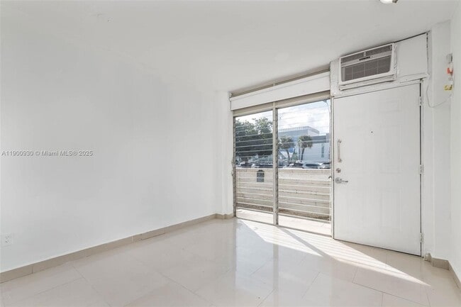 Building Photo - 1685 Jefferson Ave