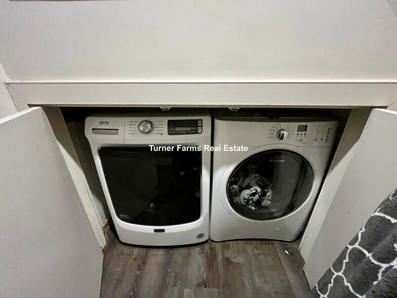 Building Photo - 24 Washburn St