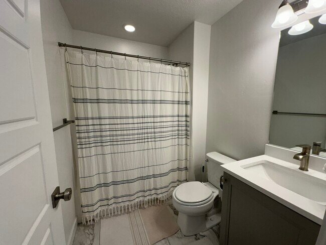 Building Photo - 6442 Bethany Way