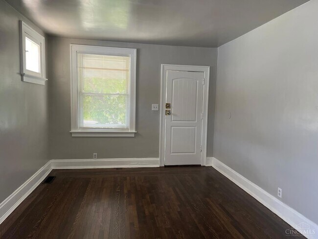 Building Photo - 1718 1st Ave