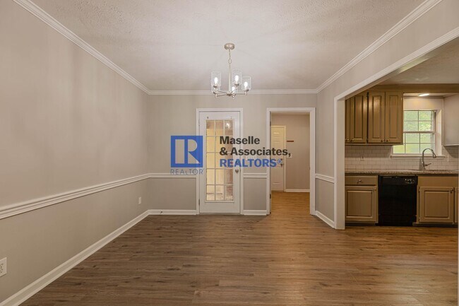 Building Photo - 3 Bed/2 Bath House on a Corner lot in Brandon