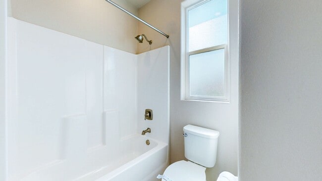 Building Photo - Rare Santa Rosa Four Bedroom house in Desi...