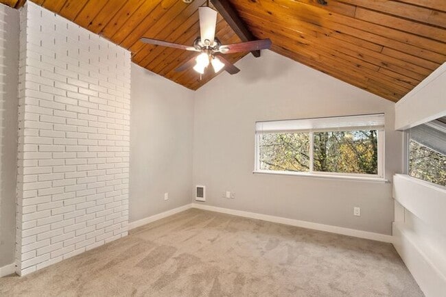 Building Photo - Beautiful Rustic-Style 1-bedroom Apartment...