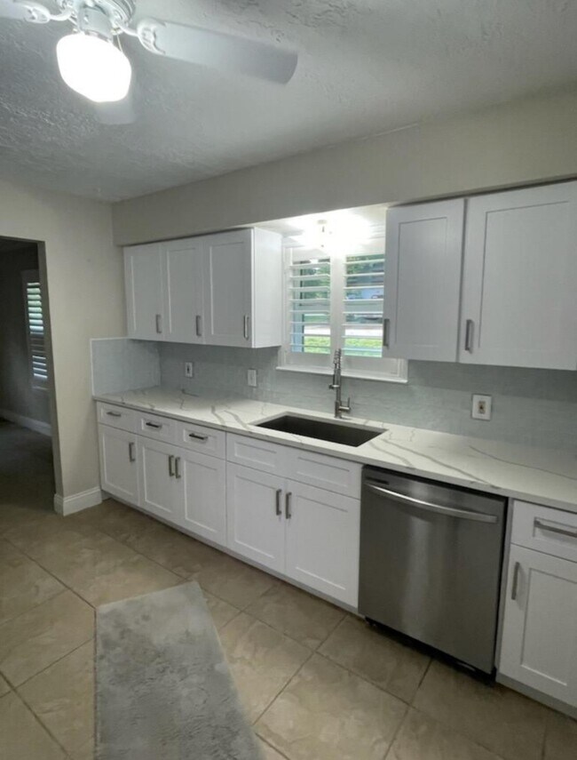 Building Photo - 25723 Glen Loch Dr