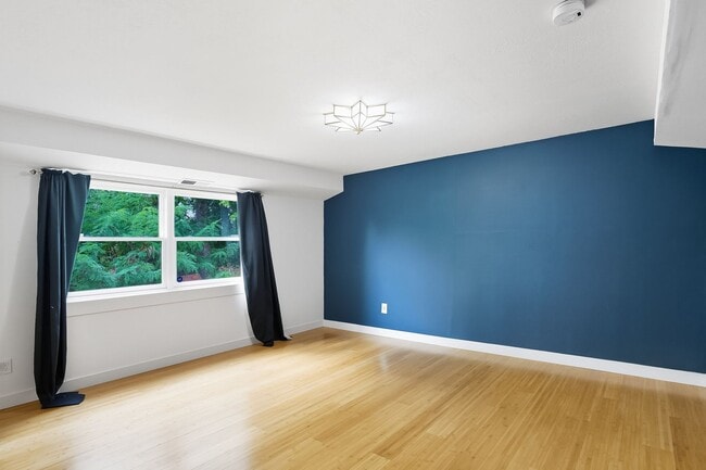 Building Photo - SW Portland!! Stunning 4-Bedroom Home with...