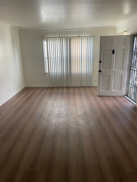 Building Photo - 4243 W Slauson Ave