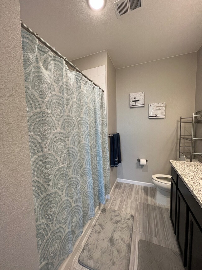 Building Photo - 1801 S Dunkirk St