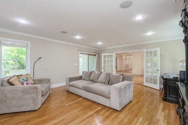 Building Photo - 37 Philbrick Rd