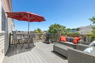 Building Photo - 663 Bennington St