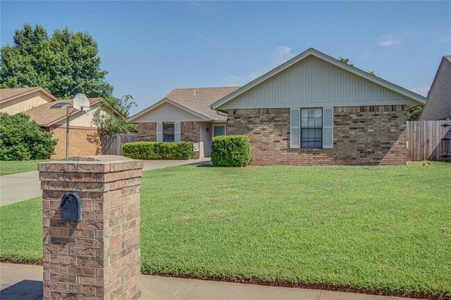 Primary Photo - 2109 Shamrock Dr