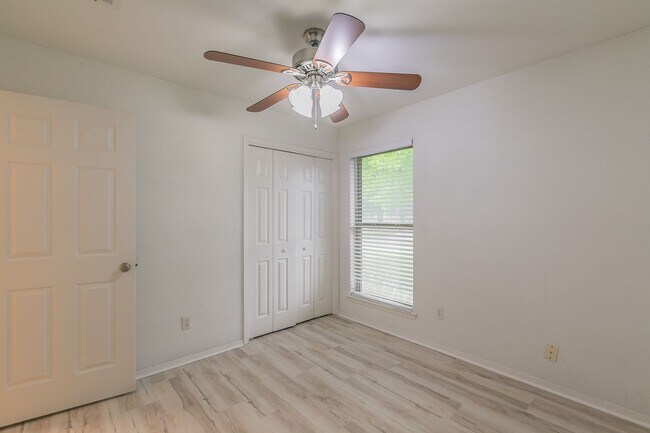 Building Photo - Charming and Updated Home in White Settlement