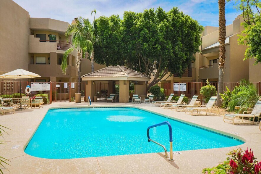 Building Photo - 4850 E Desert Cove Ave