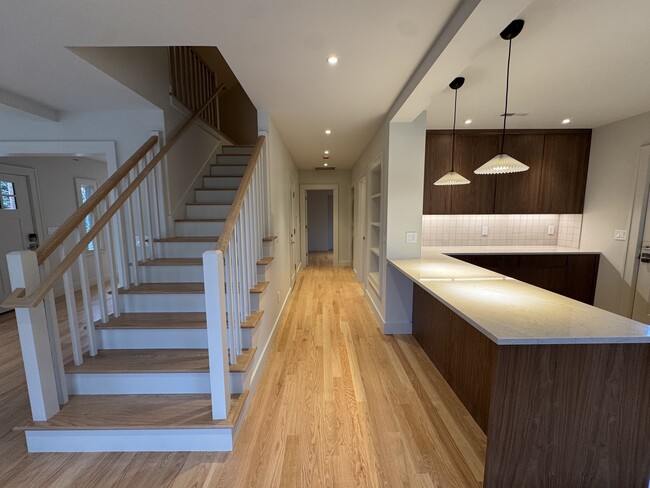 Building Photo - 2034 SE 28th Pl