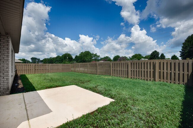 Building Photo - 153 Cherry Laurel Dr