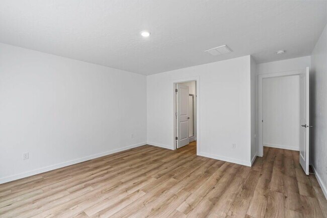 Building Photo - 6743 W Yoke St
