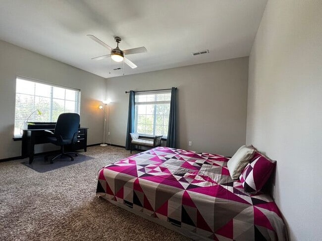 Building Photo - $1,700 | 2 Bedroom, 2 Bathroom CONDO | Pet...