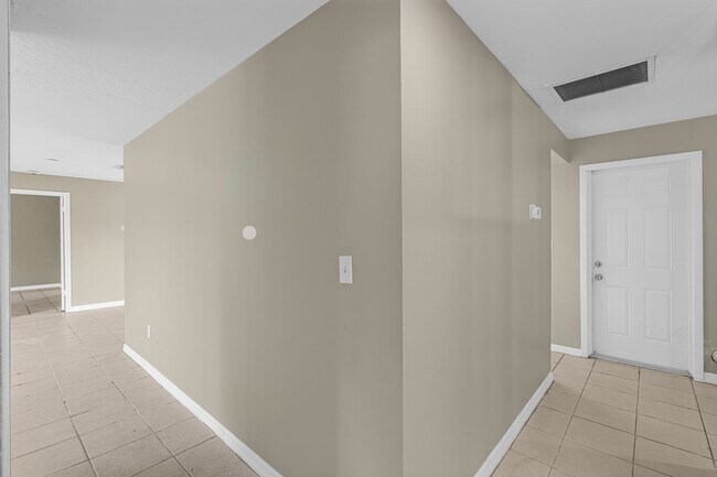 Building Photo - Apartment for rent