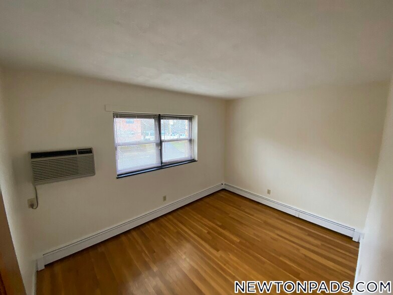 Building Photo - 276 Grove St