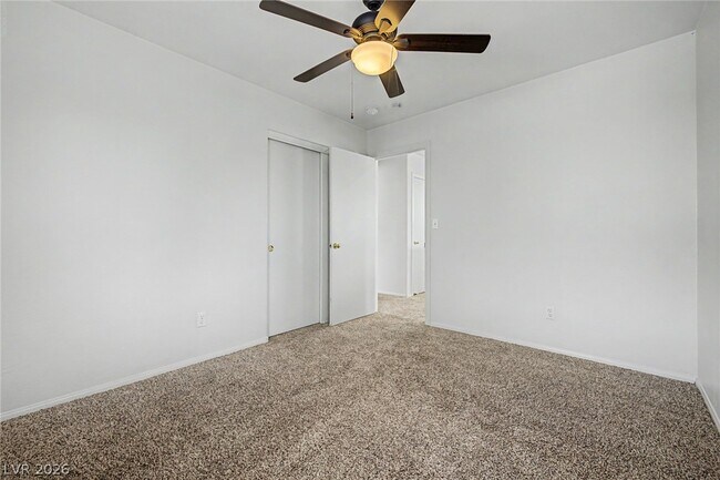 Building Photo - 2392 Predera Ave