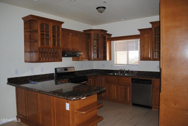 Building Photo - 5817 Lawndale Dr