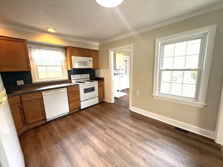 Building Photo - 11702 Kings Ln