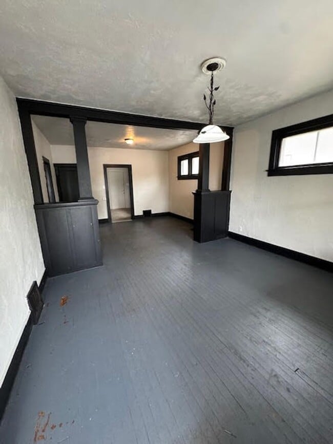 Building Photo - 3717 Barr St