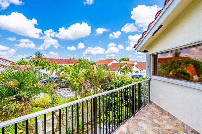 Building Photo - 1612 San Remo Cir