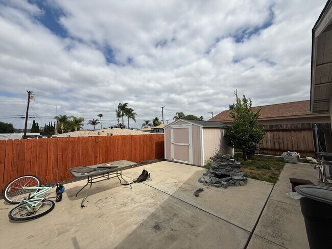Building Photo - Beautiful Spring Valley home