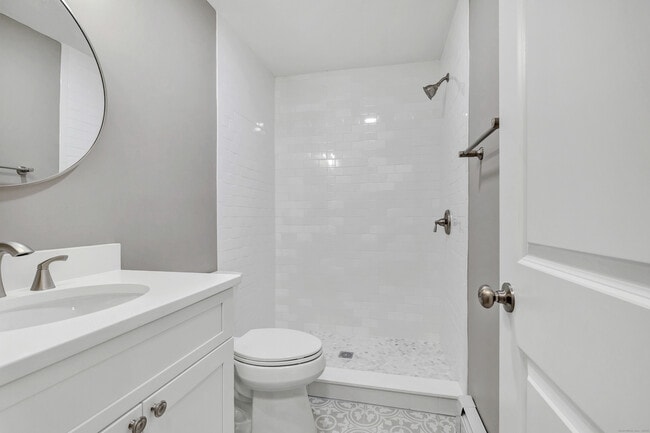 Building Photo - 19 Good Hill Rd