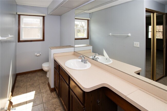 Building Photo - 18038 Heritage Trail