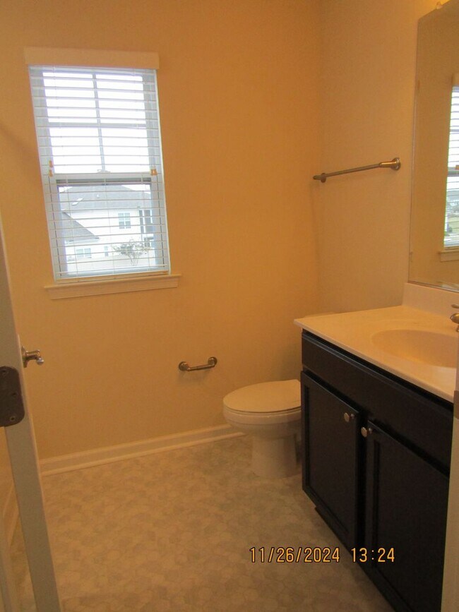 Building Photo - Hickory Manor