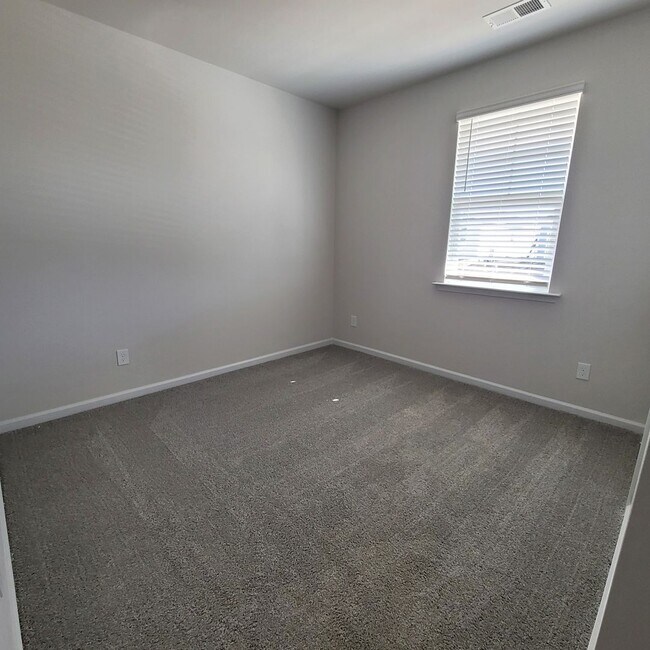 Building Photo - Brand New 4 bedroom, 2 bathroom house located in the desirable Brunswick Forest community in Leland