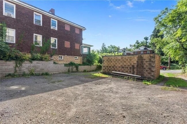 Building Photo - 2221 Wightman St