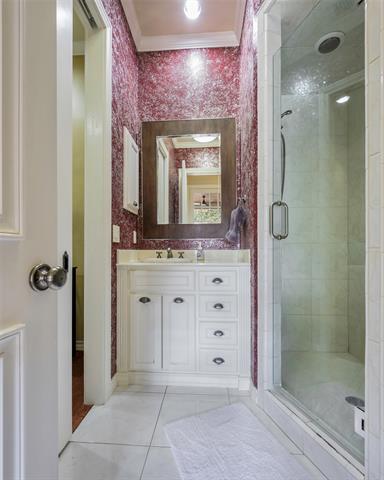 Building Photo - 6520 Twin Oaks Dr