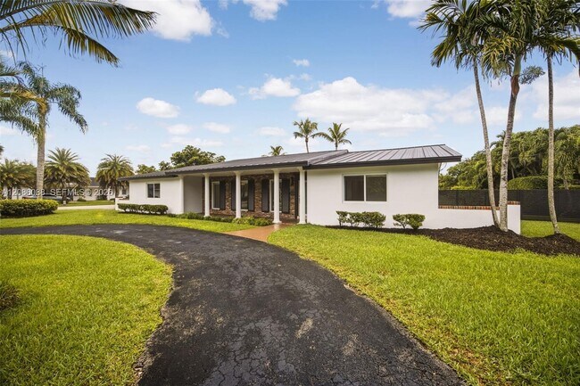 Building Photo - 13240 SW 70th Ave