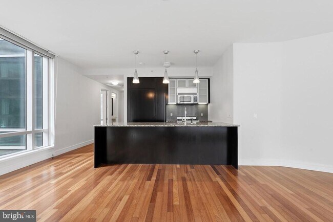 Building Photo - 1414 S Penn Square