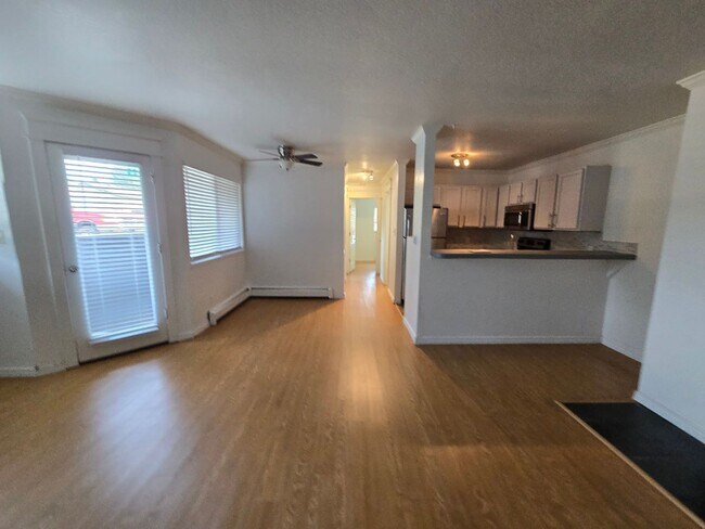 Building Photo - Garden Level Condo in North Boulder