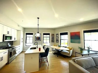 Building Photo - 37 Horace St