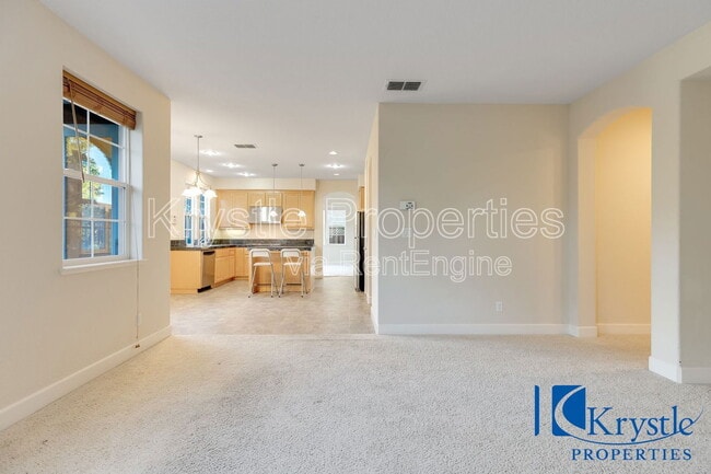 Building Photo - 6335 Newhaven Ln