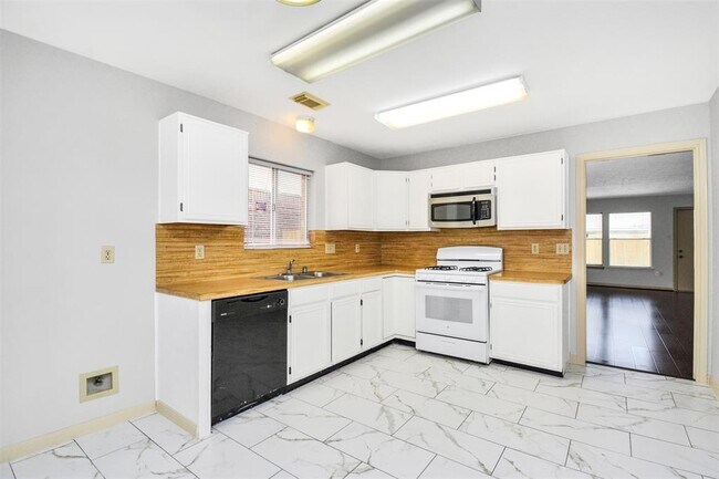 Building Photo - 13546 Cabrera Ln