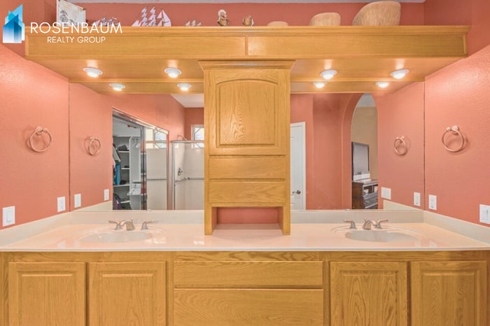 Building Photo - 15310 S Kline Pl