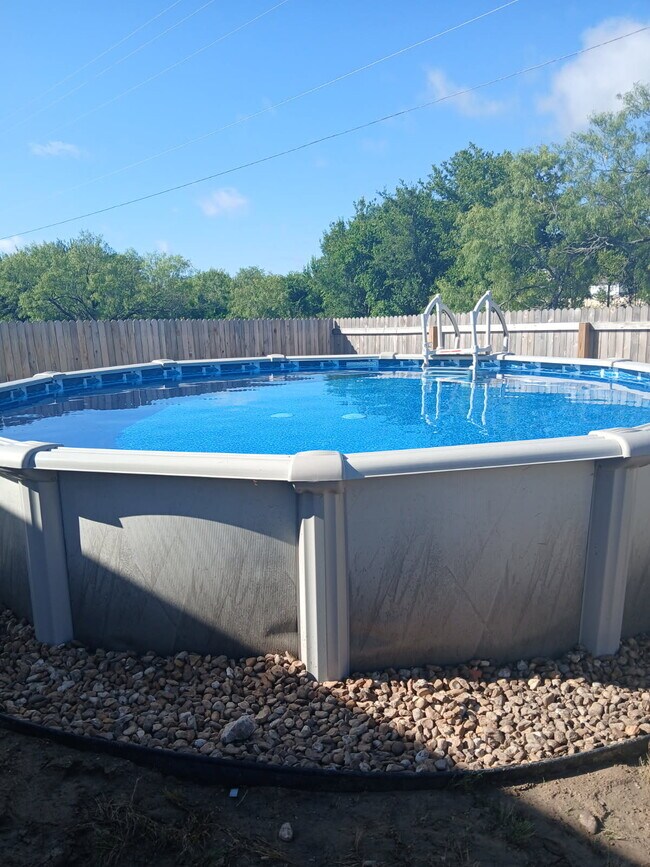Building Photo - 2511 Seabream Dr