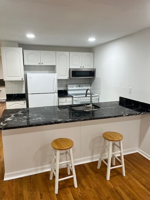 Kitchen - 303 Hudson Ave