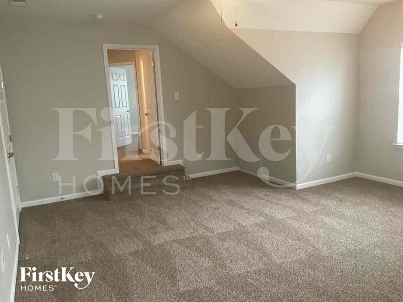 Building Photo - 11440 Callahan Mill Dr