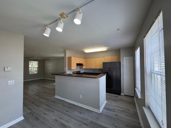 Building Photo - Updated 2 Bedroom 2 Bath Townhome in Siena...