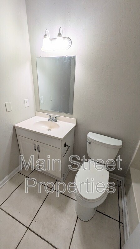 Building Photo - 1022 Woodbury Pl